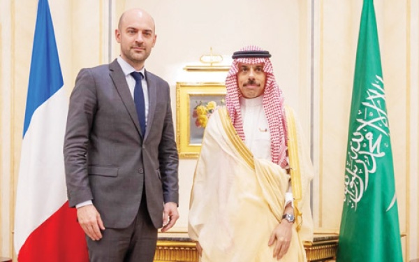 دعم سعودي فرنسي للجهود الدبلوماسية لحلول مستدامة للأزمات الإقليمية الراهنة
