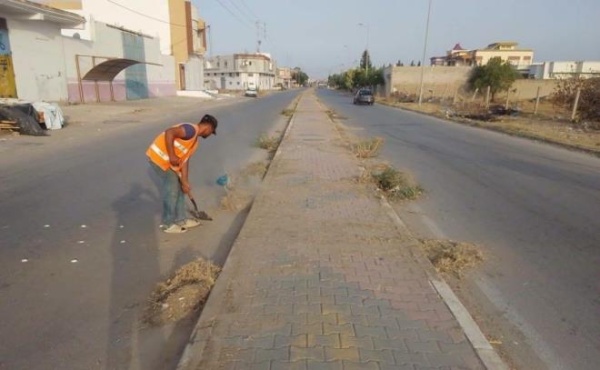 المنستير تدخلات ميدانية للادارة الجهوية للتجهيز والإسكان في عدد من الطرقات المنستير تدخلات ميدانية للادارة الجهوية للتجهيز والإسكان في عدد من الطرقات