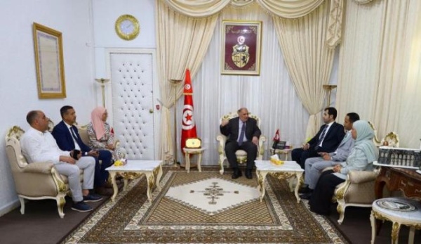 وزير الشؤون الدينية يتابع آخر المستجدات المتعل قة بسفر الحجيج