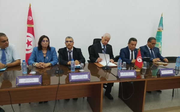 وزير التجارة يشرف على جلسة عمل حول المنطقة الحرة ببن قردان