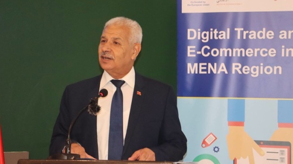 وزير التجارة توسيع قاعدة المصدرين أحد المداخل الأساسية لدعم القدرة التنافسية للاقتصاد الوطني وزير التجارة توسيع قاعدة المصدرين أحد المداخل الأساسية لدعم القدرة التنافسية للاقتصاد الوطني