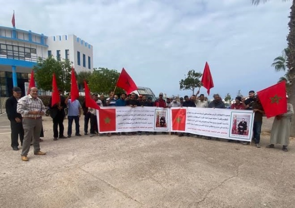 مهنيون بسوق طهي السمك باب المرسى بأكادير يحتجون مهنيون بسوق طهي السمك باب المرسى بأكادير يحتجون