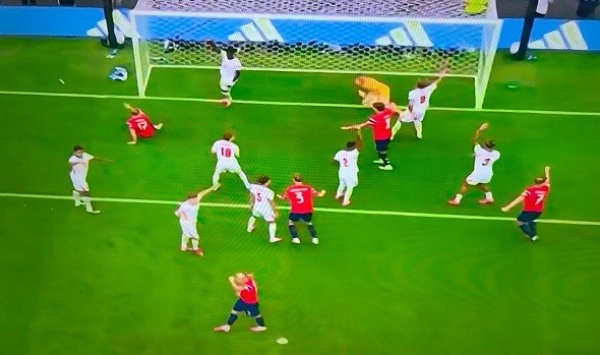 تهديد لاعب بالقتل بعد فرصة ضائعة في المونديال