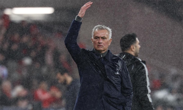 بنفيكا يرد على فيديو تقديم مورينيو مدرب ا لـ ريال مدريد