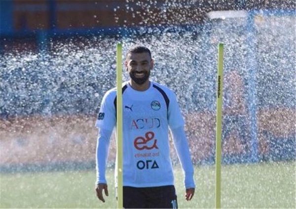 محمد صلاح يطارد إنجاز حسام حسن في مباراة مصر والبرازيل محمد صلاح يطارد إنجاز حسام حسن في مباراة مصر والبرازيل