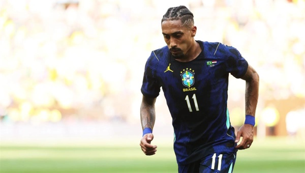 رافينها الفوز على مصر يمنحنا الثقة قبل المونديال ولا بديل عن تتويج البرازيل بكأس العالم رافينها الفوز على مصر يمنحنا الثقة قبل المونديال ولا بديل عن تتويج البرازيل بكأس العالم