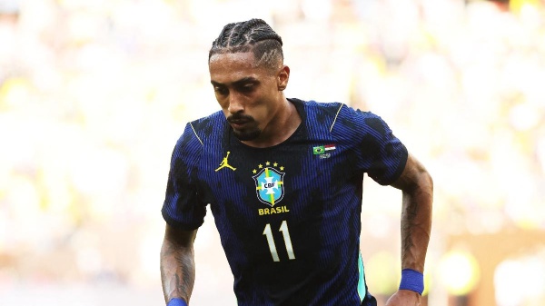 رافينها يدعم زميله في منتخب البرازيل بعد مباراة مصر أشعر بالحزن رافينها يدعم زميله في منتخب البرازيل بعد مباراة مصر أشعر بالحزن