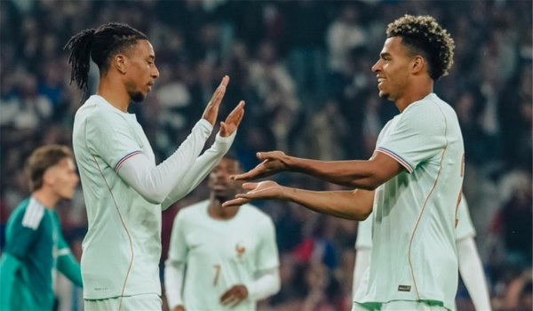 فيديو هاتريك أوليس يقود فرنسا لتخطي أيرلندا الشمالية قبل صدام السنغال في كأس العالم فيديو هاتريك أوليس يقود فرنسا لتخطي أيرلندا الشمالية قبل صدام السنغال في كأس العالم