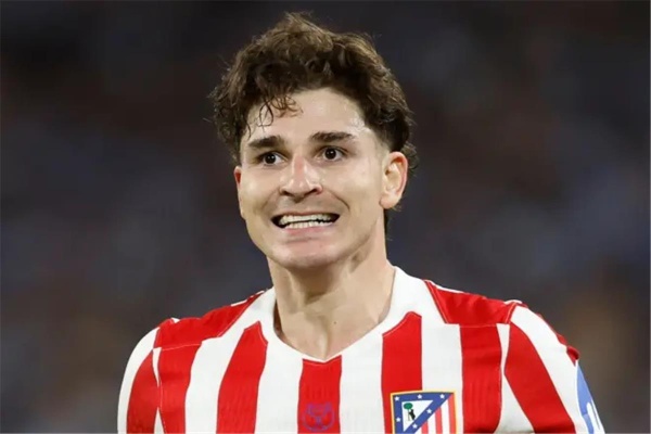 بعد تدخل ريال مدريد خطوة جديدة في ملف تعاقد برشلونة مع جوليان ألفاريز بعد تدخل ريال مدريد خطوة جديدة في ملف تعاقد برشلونة مع جوليان ألفاريز