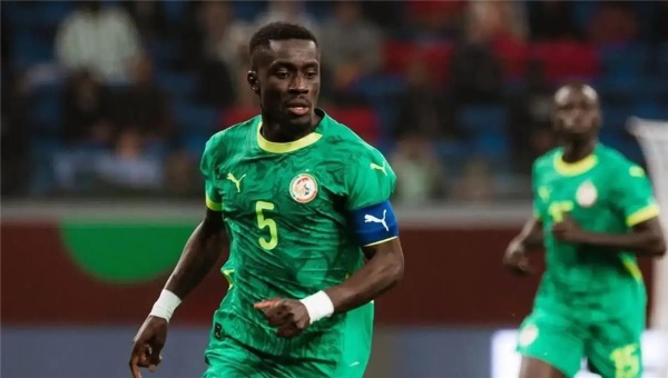 إدريسا جايي بعد توديع كأس العالم اللاعبون المخضرمون في منتخب السنغال يتعرضون للشيطنة إدريسا جايي بعد توديع كأس العالم اللاعبون المخضرمون في منتخب السنغال يتعرضون للشيطنة
