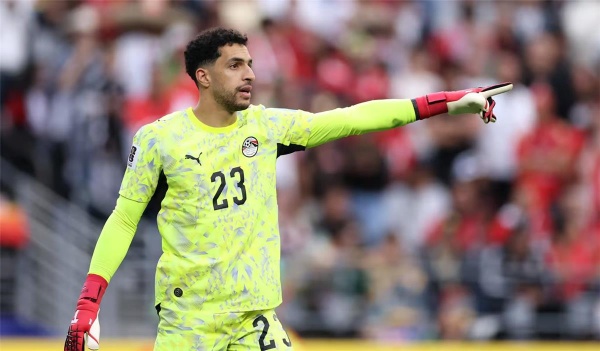 أحمد شوبير يوجه نصيحة من كلمة واحدة لنجله مصطفى ويتحدث عن الأفضل بينهما في كأس العالم أحمد شوبير يوجه نصيحة من كلمة واحدة لنجله مصطفى ويتحدث عن الأفضل بينهما في كأس العالم