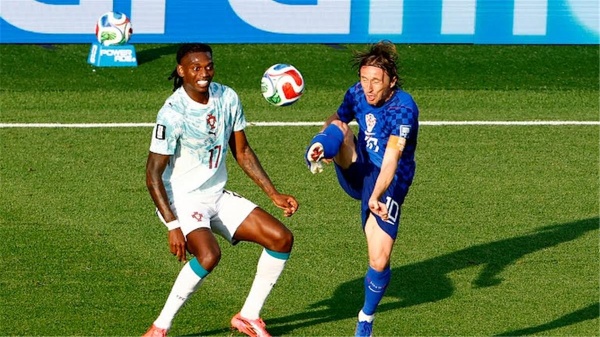 فيديو البرتغال تقلب الطاولة على كرواتيا في كأس العالم وتضرب موعد ا ناري ا مع إسبانيا فيديو البرتغال تقلب الطاولة على كرواتيا في كأس العالم وتضرب موعد ا ناري ا مع إسبانيا
