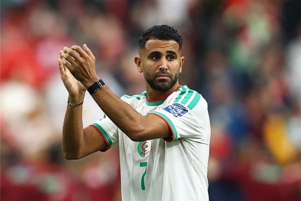 فيديو رياض محرز يعلن اعتزاله اللعب دوليا بعد خروج الجزائر من كأس العالم