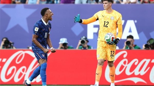 فيديو مبابي يستفز حارس باراجواي بعد تأهل فرنسا لربع نهائي كأس العالم فيديو مبابي يستفز حارس باراجواي بعد تأهل فرنسا لربع نهائي كأس العالم