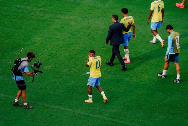 الاتحاد البرازيلي يصدر بيان ا رسمي ا بعد توديع كأس العالم أمام النرويج الاتحاد البرازيلي يصدر بيان ا رسمي ا بعد توديع كأس العالم أمام النرويج