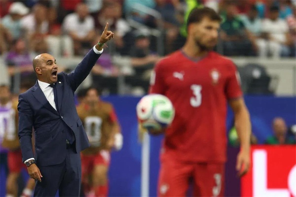 روبرتو مارتينيز رونالدو يستحق الشكر إلى الأبد ونجحنا في إيقاف لاعب إسبانيا روبرتو مارتينيز رونالدو يستحق الشكر إلى الأبد ونجحنا في إيقاف لاعب إسبانيا