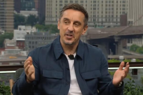 نيفيل يسخر من ترامب بعد إهدار ميسي ضربة جزاء الأرجنتين أمام مصر نيفيل يسخر من ترامب بعد إهدار ميسي ضربة جزاء الأرجنتين أمام مصر