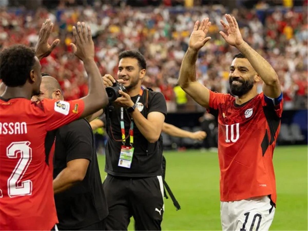 شبكة بريطانية أسباب تدفع ليفربول للتحرك لضم هيثم حسن بعد خطف الأضواء من صلاح شبكة بريطانية أسباب تدفع ليفربول للتحرك لضم هيثم حسن بعد خطف الأضواء من صلاح