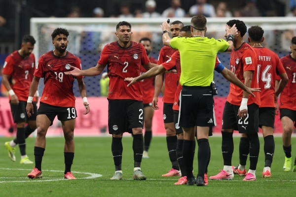 رؤساء الدول يتدخلون شيرر يشن هجوم ا لاذع ا على حكم مباراة مصر والأرجنتين رؤساء الدول يتدخلون شيرر يشن هجوم ا لاذع ا على حكم مباراة مصر والأرجنتين