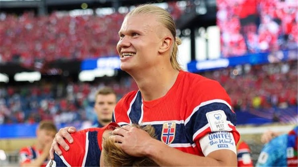 لاعب إنجلترا يكشف طريقة إيقاف هالاند قبل موقعة كأس العالم لاعب إنجلترا يكشف طريقة إيقاف هالاند قبل موقعة كأس العالم