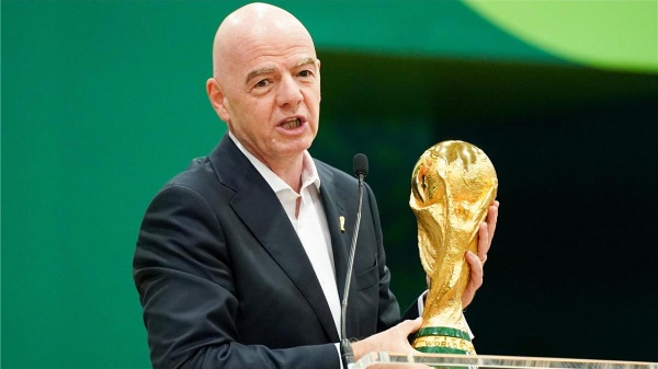 التليجراف يويفا يضع إنفانتينو أمام خيارين صعبين التليجراف يويفا يضع إنفانتينو أمام خيارين صعبين