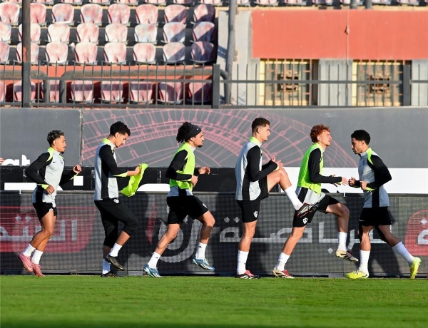 مران الزمالك برنامج تأهيلي مكثف للاعبين ومعتمد جمال يرفع الحمل البدني مران الزمالك برنامج تأهيلي مكثف للاعبين ومعتمد جمال يرفع الحمل البدني