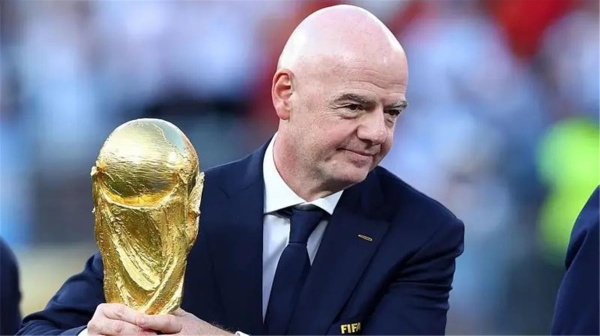 أول المعترضين اتحاد بلد أوروبي يعلن سحب الثقة من إنفانتينو أول المعترضين اتحاد بلد أوروبي يعلن سحب الثقة من إنفانتينو