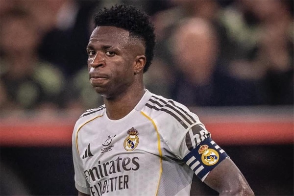 ريال مدريد يقدم عرض ا أخير ا لتجديد عقد فينيسيوس جونيور
