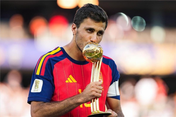 رودري يحبط مخطط مانشستر سيتي لإفساد انتقاله إلى ريال مدريد