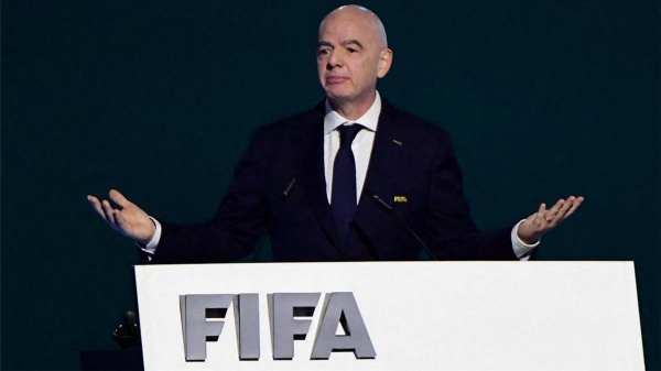 رئيس اتحاد عربي يهاجم فيفا نتعرض للابتزاز من إنفانتينو وعانينا في كأس العالم