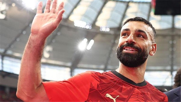 فيديو محمد صلاح يظهر بقميص طرابزون سبور ويوجه رسالة باللغة التركية