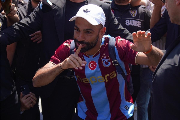 ما هي رقصة الأوتشلو التي احتفل بها محمد صلاح مع جماهير طرابزون سبور ما هي رقصة الأوتشلو التي احتفل بها محمد صلاح مع جماهير طرابزون سبور