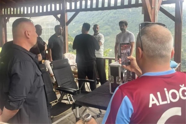 فيديو محمد صلاح يستعد لتصوير إعلان ترويجي بعد انتقاله إلى طرابزون فيديو محمد صلاح يستعد لتصوير إعلان ترويجي بعد انتقاله إلى طرابزون