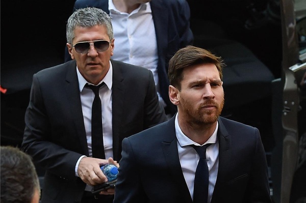 أول رد فعل من برشلونة بعد وفاة والد ميسي أول رد فعل من برشلونة بعد وفاة والد ميسي