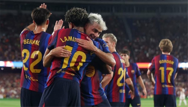 فيديو لاعب برشلونة يثير غضب مدربه بعد مباراة رايو فاليكانو فيديو لاعب برشلونة يثير غضب مدربه بعد مباراة رايو فاليكانو