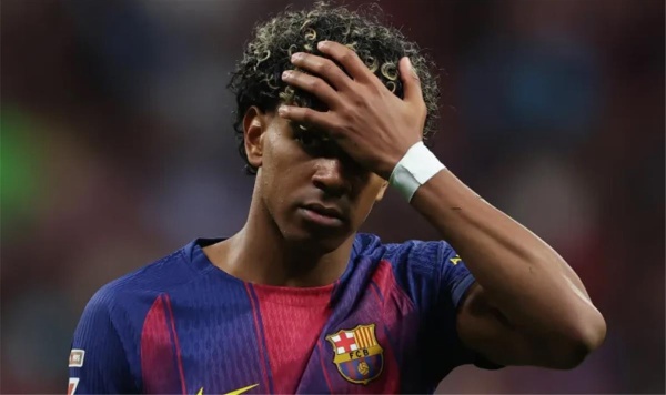 غياب لامين يامال عن تدريبات برشلونة وموقفه من مواجهة فالنسيا