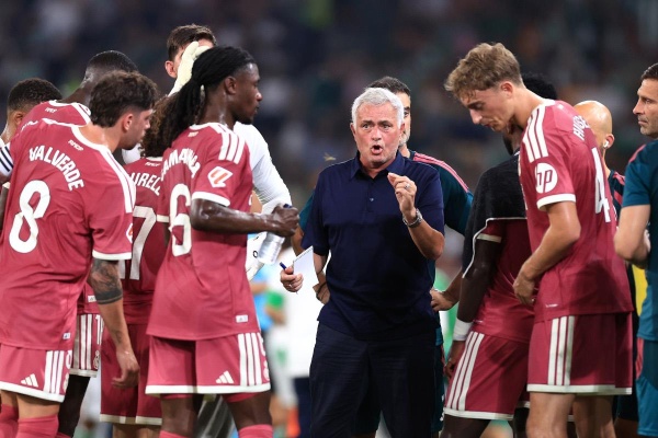 آس مورينيو يواجه أزمة في تشكيل ريال مدريد قبل مواجهة إنتر ميلان