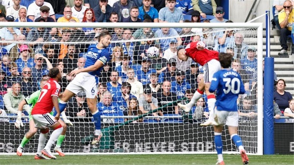 فيديو سيناريو درامي إيفرتون يفرض التعادل الإيجابي على مانشستر يونايتد بالدوري الإنجليزي فيديو سيناريو درامي إيفرتون يفرض التعادل الإيجابي على مانشستر يونايتد بالدوري الإنجليزي