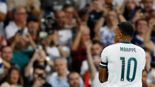 تعليق مثير من مبابي بشأن الكرة الذهبية بعد الفوز على إنتر ميلان في دوري أبطال أوروبا