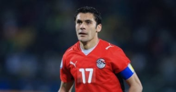 عندما هز أحمد حسن شباك الزمالك ذكرى بداية استثنائية للصقر مع الأهلي عندما هز أحمد حسن شباك الزمالك ذكرى بداية استثنائية للصقر مع الأهلي