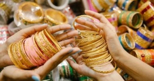 تعرف على آخر تطورات سعر الذهب عيار 18 بـ 5520 جنيها تعرف على آخر تطورات سعر الذهب عيار 18 بـ 5520 جنيها