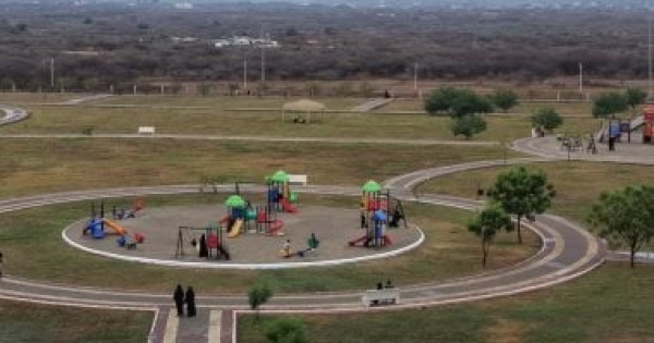 ممشى البلدية بمحافظة الحرث متنفس سياحى يعكس جمال الطبيعة الجبلية بجازان