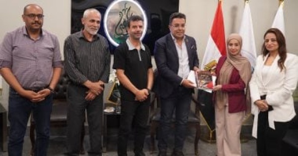 حزب الوعي يستقبل الأسير الفلسطيني الم حرر بعد 35 عاما في سجون الاحتلال