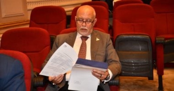 الشيوخ يوافق على اقتراح حازم الجندي بشأن تنظيم الأنشطة الصناعية الشيوخ يوافق على اقتراح حازم الجندي بشأن تنظيم الأنشطة الصناعية