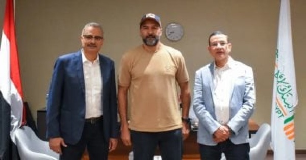 الكونكورد حسين زكى يوقع رسميا لتولي القيادة فريق كرة اليد بالبنك الأهلي