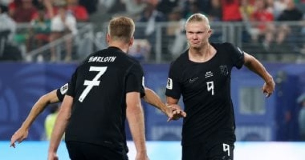 هالاند يقود النرويج للفوز على السنغال بثلاثية والتأهل إلى دور الـ32 بكأس العالم هالاند يقود النرويج للفوز على السنغال بثلاثية والتأهل إلى دور الـ32 بكأس العالم