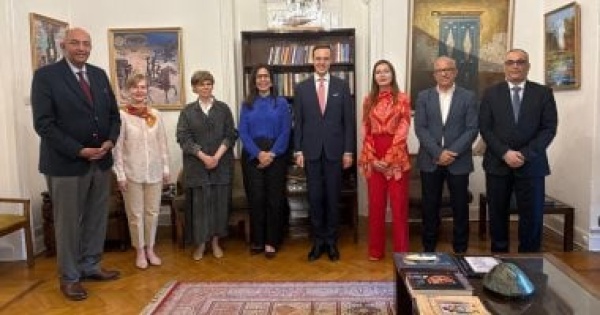 وزيرة الثقافة تبحث إقامة معارض للفن التشكيلي بمتحف بوشكين الروسي وزيرة الثقافة تبحث إقامة معارض للفن التشكيلي بمتحف بوشكين الروسي