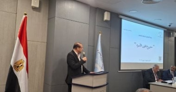 محامية تقترح إلزام الأب بسداد المصروفات الدراسية مباشرة محامية تقترح إلزام الأب بسداد المصروفات الدراسية مباشرة