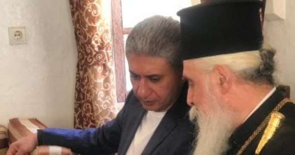 وزير السياحة والآثار يزور دير سانت ويلتقي الأنبا سيميون مطران الدير