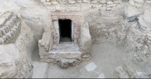 موقع أجنبى يبرز اكتشاف مقبرة فى البر الغربى بالأقصر موقع أجنبى يبرز اكتشاف مقبرة فى البر الغربى بالأقصر